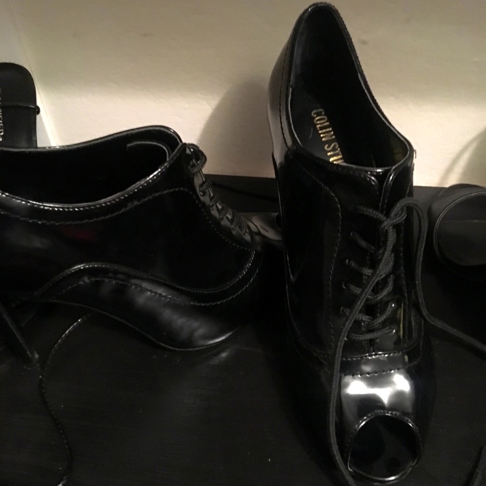 Patten leather peeped toe Heels